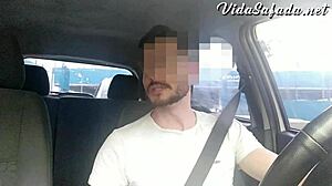 Amatørpar bliver uartige på webcam: Konen nyder creampie og stor penis