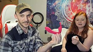 Sophia Sinclair和Jasper Spice在动画色情片中玩弄自己的阴道和玩具