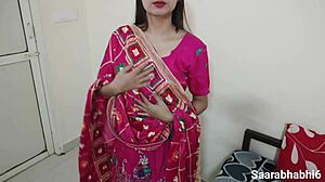 Indyjska była dziewczyna cieszy się intensywną zabawą analną i piersiową z dużym kutasem swojego chłopaka w hindi