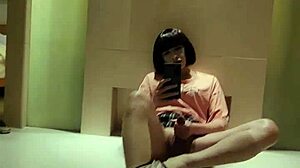 Crossdressing sissys solo pleasure: gorąca scena masturbacji z azjatycką ladyboys