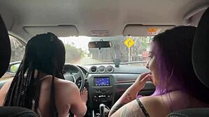 Carla voluptuosa se entrega al sexo caliente en el coche y a los placeres orales